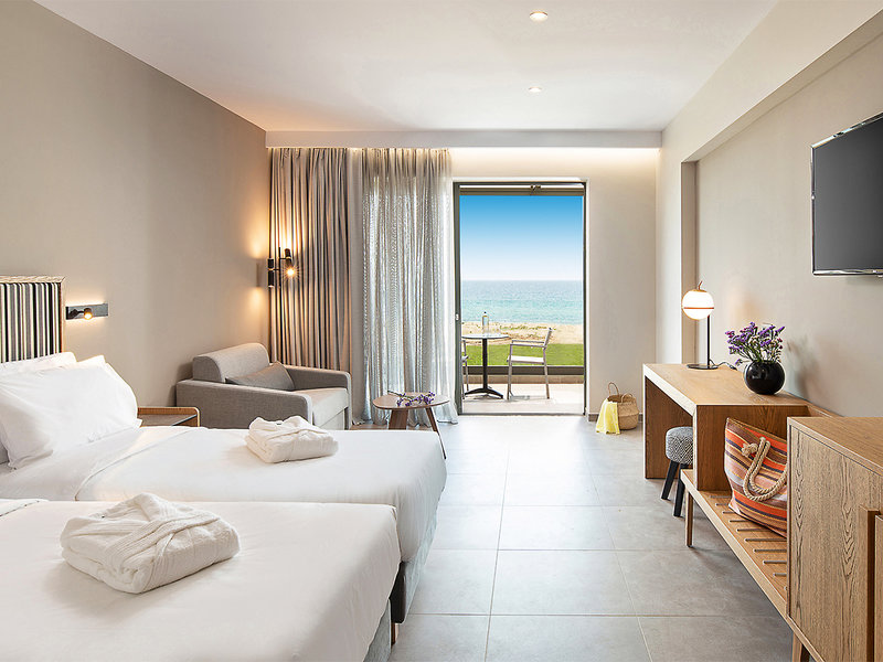 Portes Lithos Luxury Resort 9