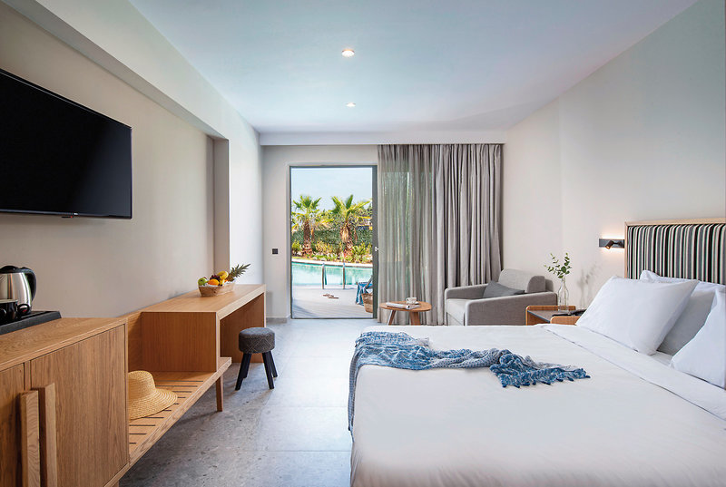 Portes Lithos Luxury Resort 10