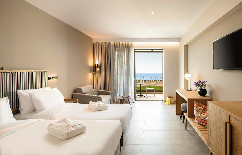 Portes Lithos Luxury Resort 11