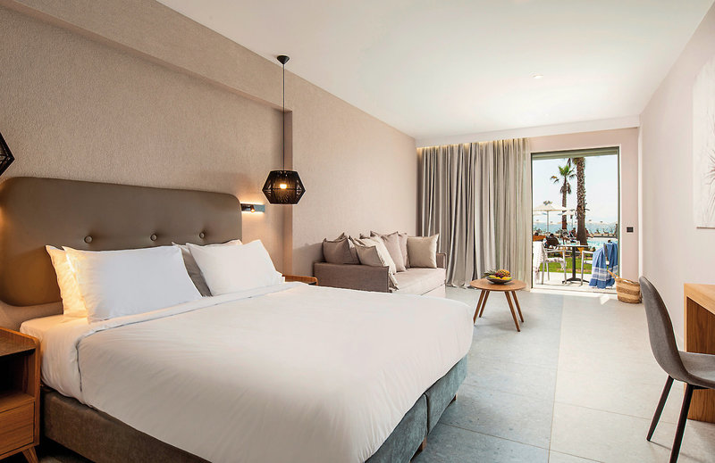 Portes Lithos Luxury Resort 12