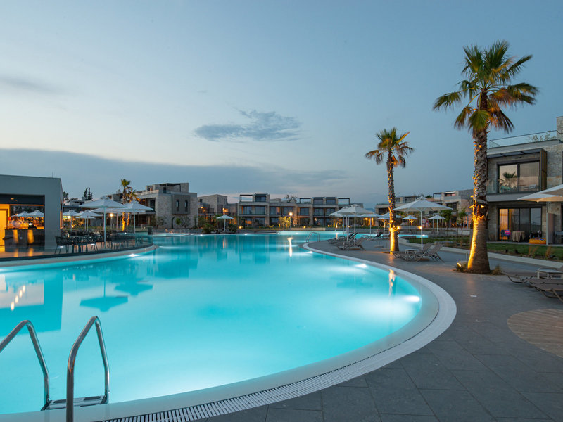 Portes Lithos Luxury Resort 1