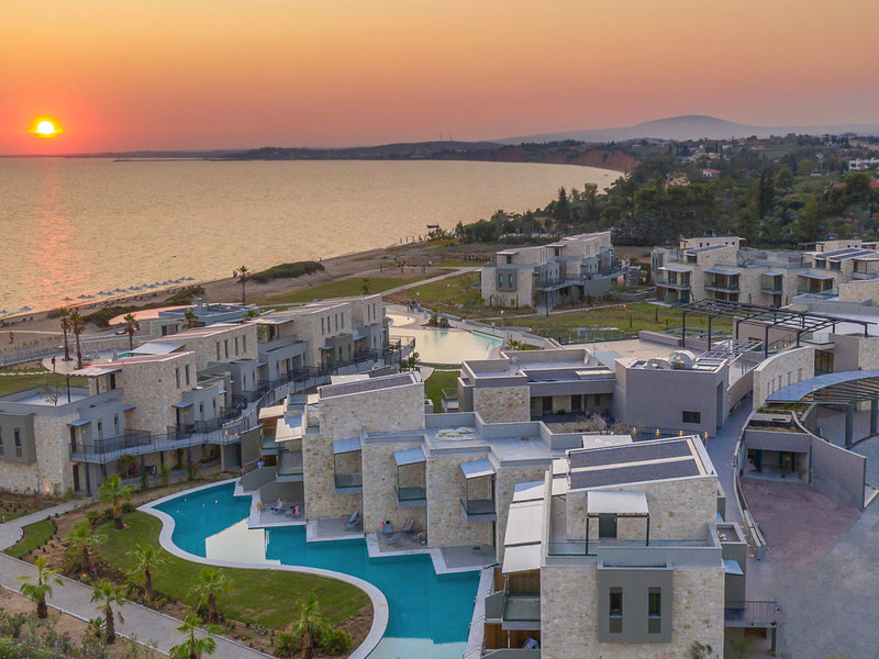 Portes Lithos Luxury Resort 8