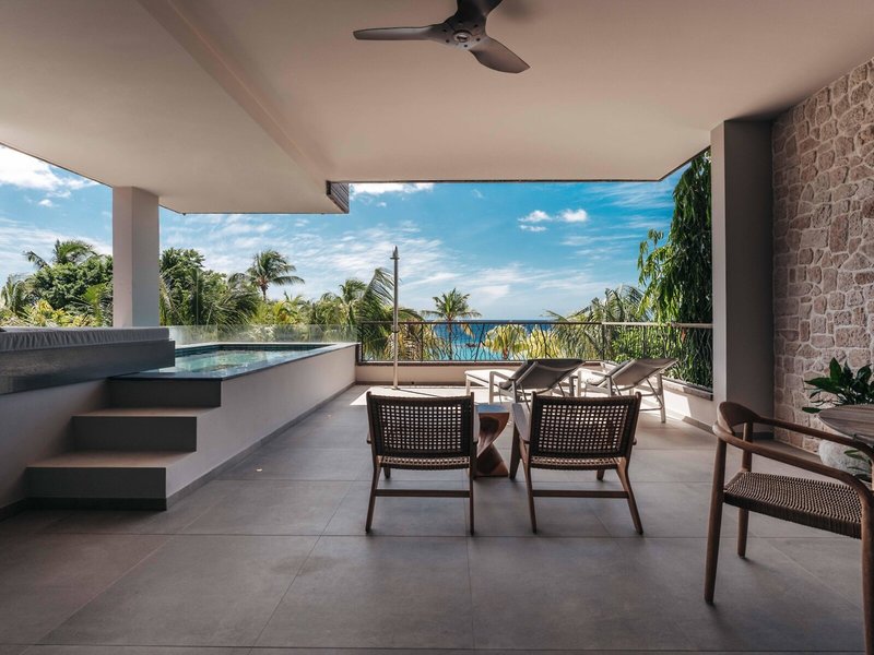 Kontiki Beach Resort 7