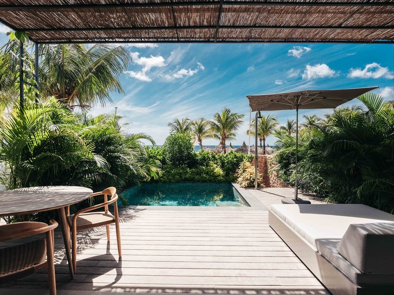 Kontiki Beach Resort 9