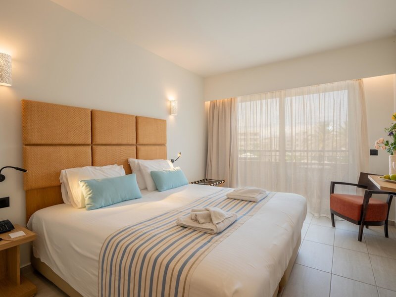 Minos Hotel 28