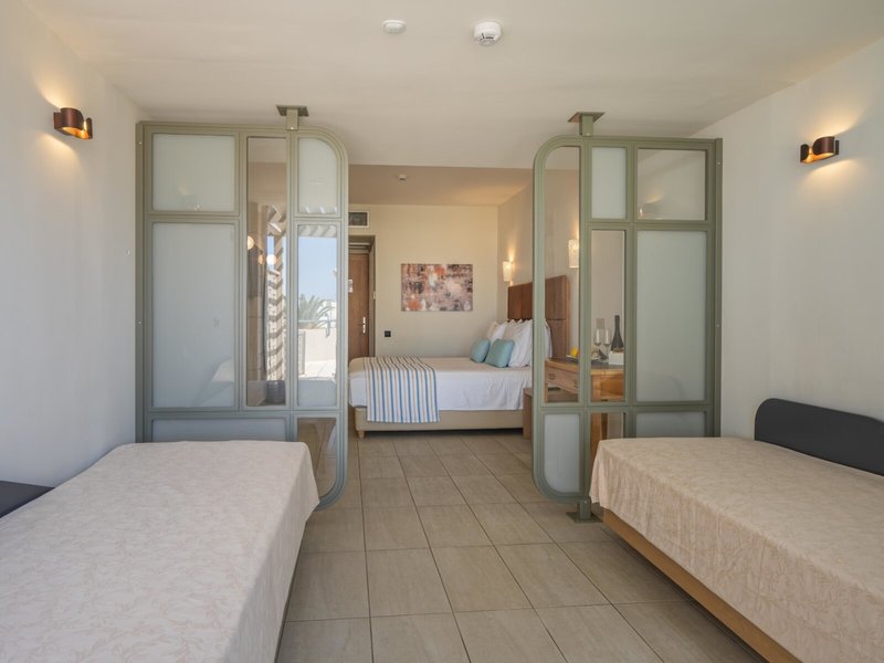 Minos Hotel 32