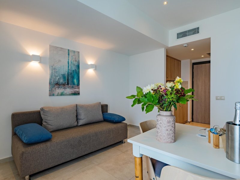 Minos Hotel 37