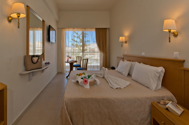 Minos Hotel 7