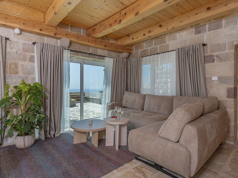 Olive Resort 33