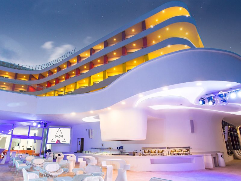 Temptation Resort & Spa 4