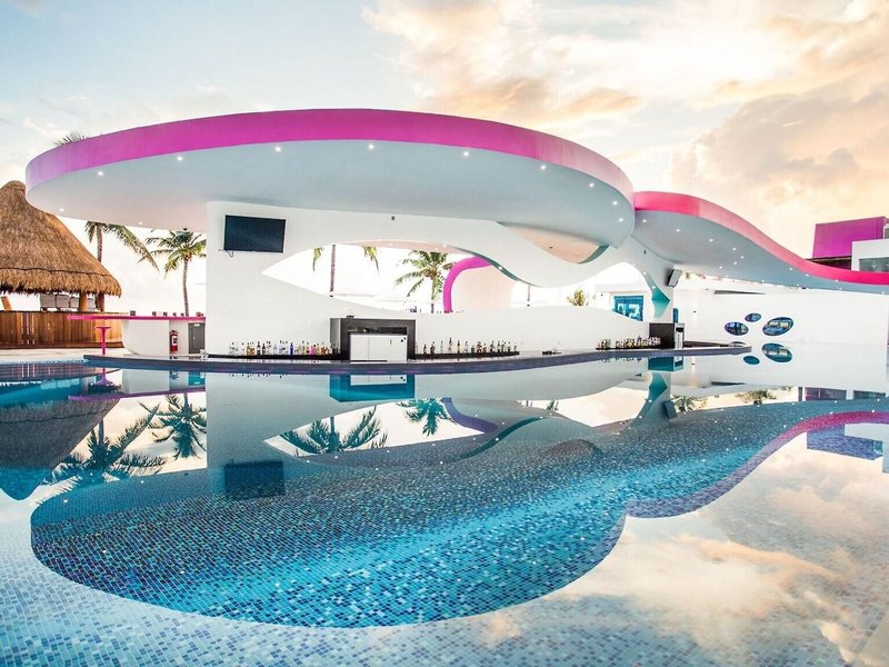 Temptation Resort & Spa 15