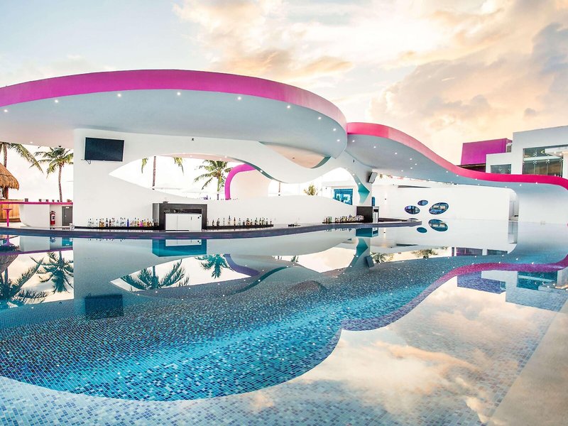 Temptation Resort & Spa 19