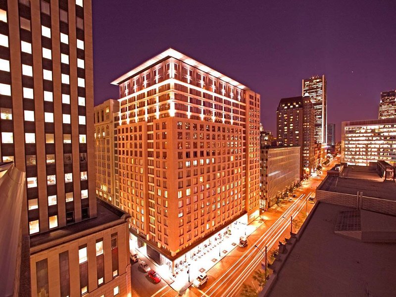 Embassy Suites Montreal by Hilton