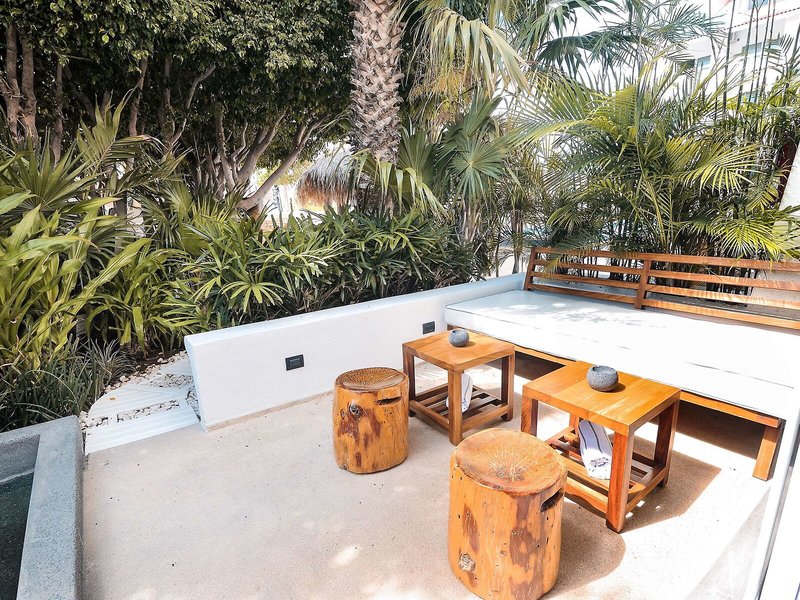 Bahia Hotel & Beach House 6