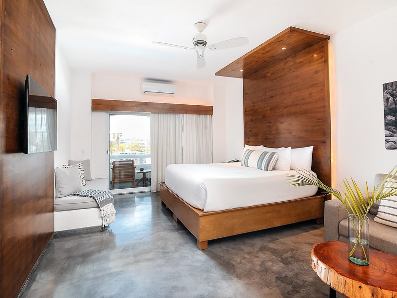 Bahia Hotel & Beach House 30