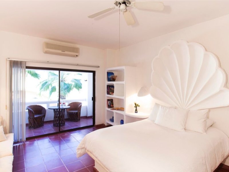 Bahia Hotel & Beach House 34