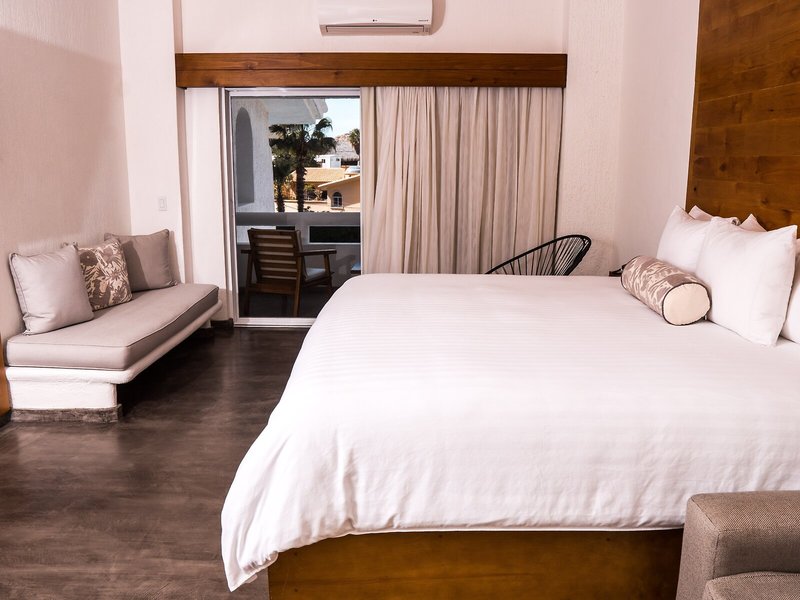 Bahia Hotel & Beach House 36