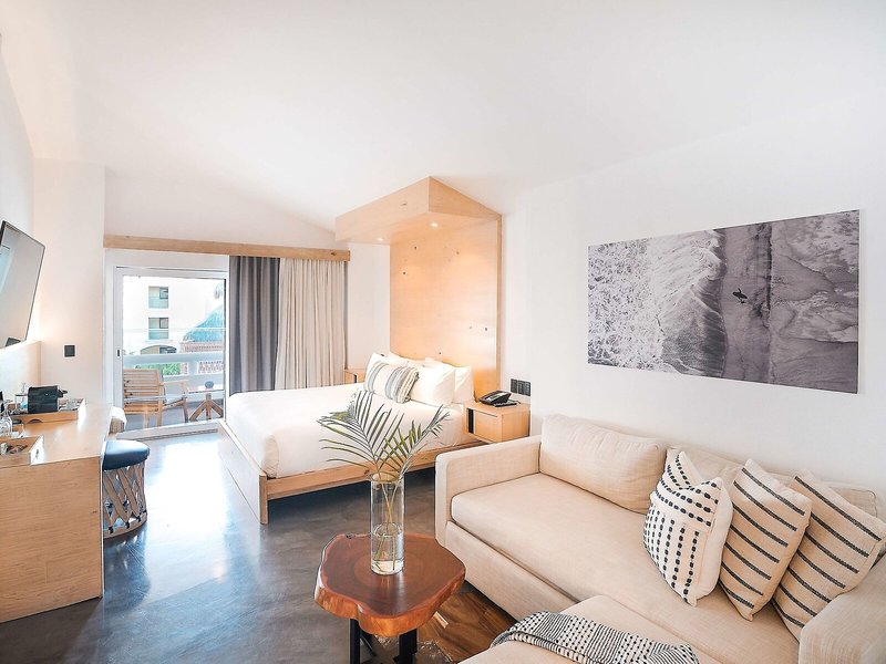 Bahia Hotel & Beach House 38