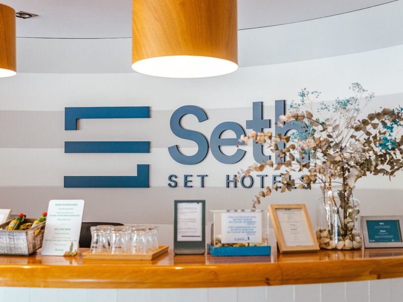 Seth Santo Tomás 13