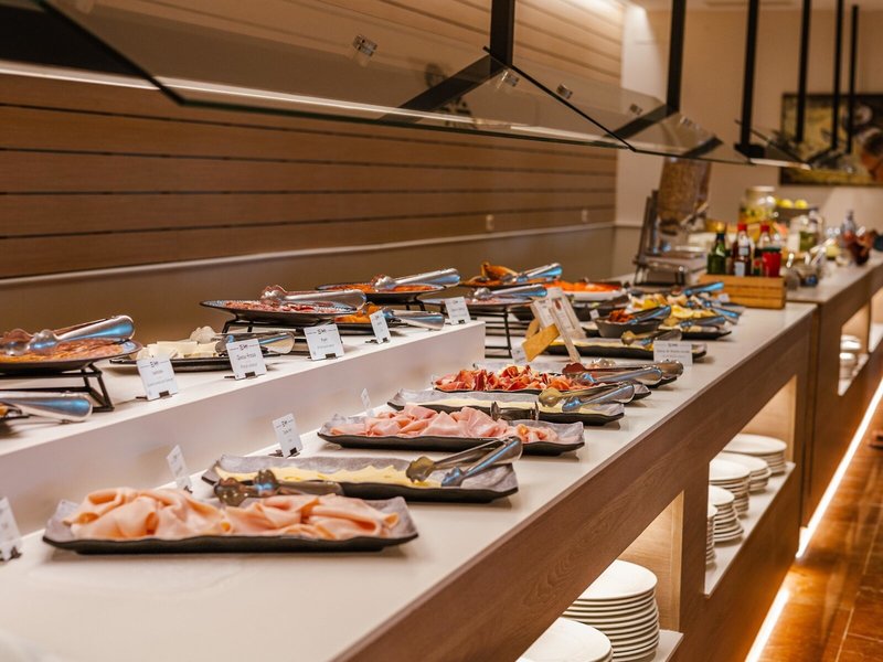 Seth Santo Tomás 15