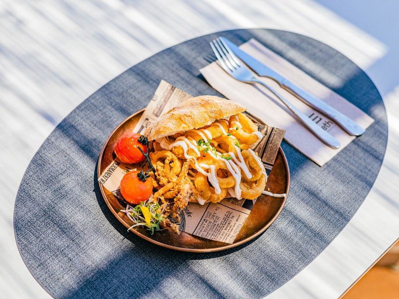 Seth Santo Tomás 25