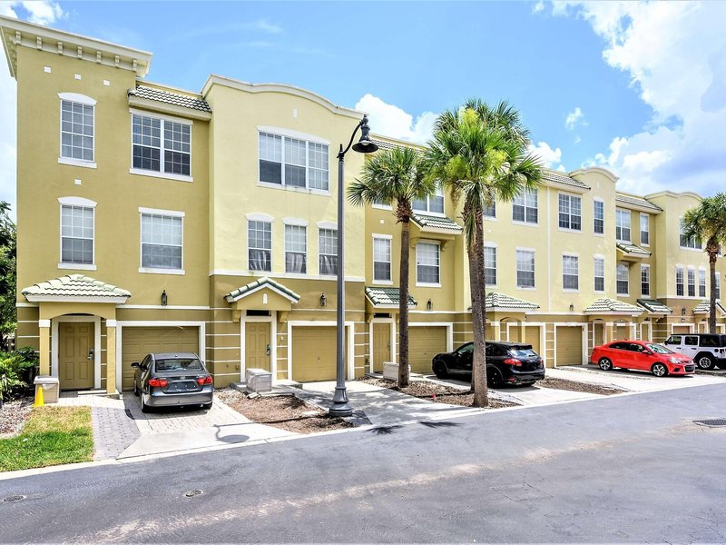 Vista Cay at Harbor Square by Millenium 3