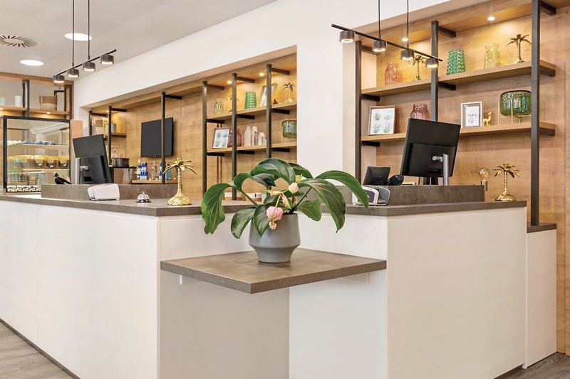Super 8 by Wyndham Dresden 4