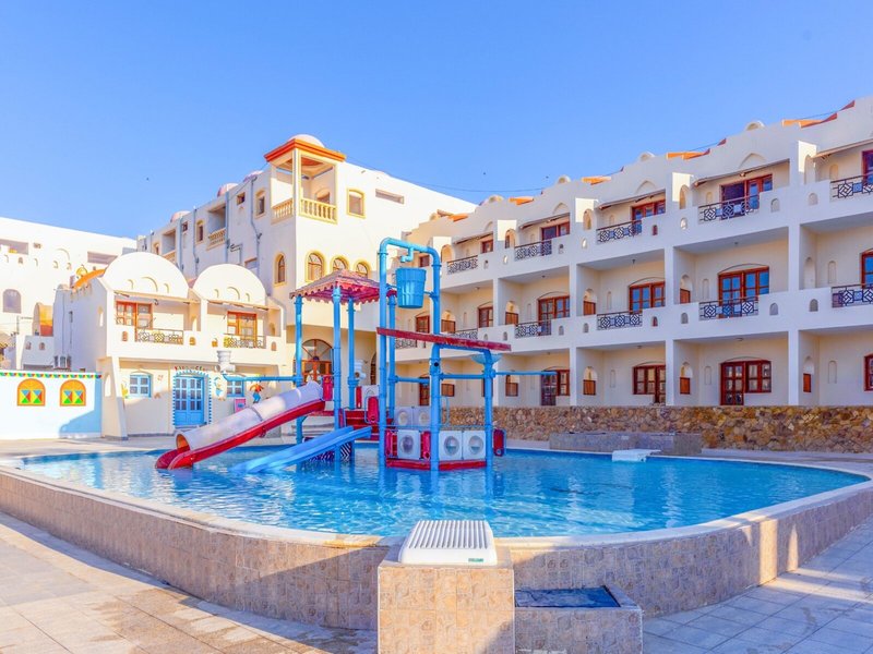 Bliss Marina Beach Resort 40