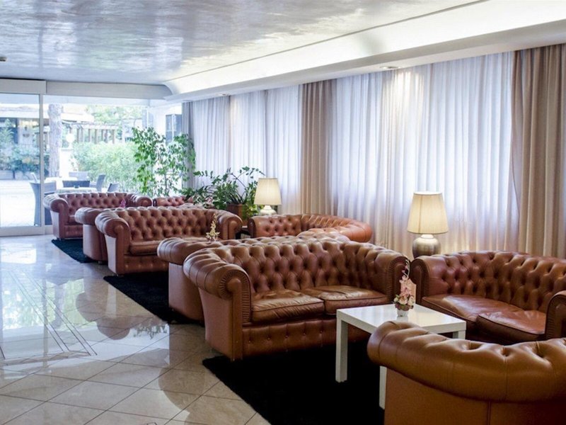 Royal Plaza 9