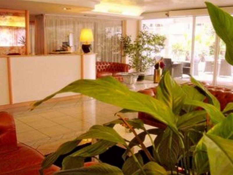 Royal Plaza 10