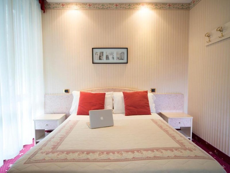Royal Plaza 23