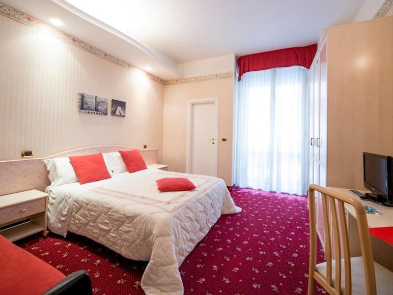Royal Plaza 24