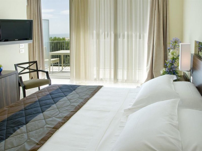 Mercure Rimini Lungomare 33