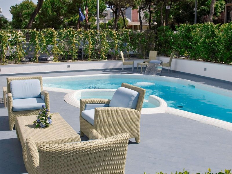 Mercure Rimini Lungomare 4 - Outdoor Pool