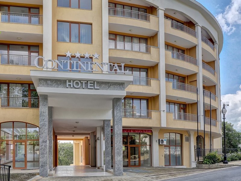 Central 1 - Exterior