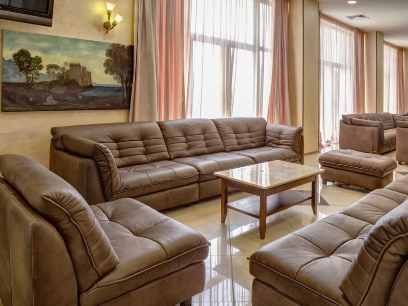 Central 16 - Room Example