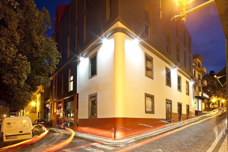 Funchal Design 1