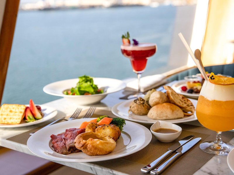 Queen Elizabeth 2 12