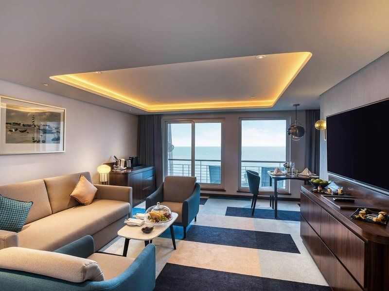 Queen Elizabeth 2 22