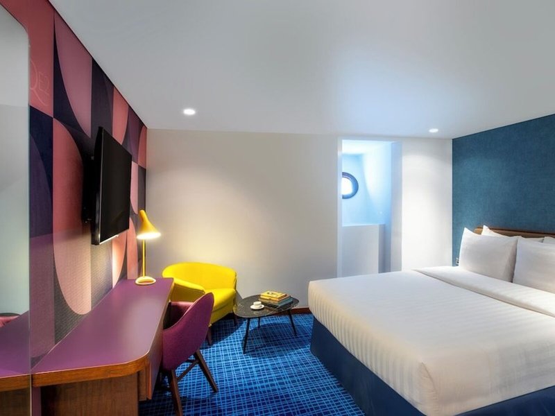 Queen Elizabeth 2 25