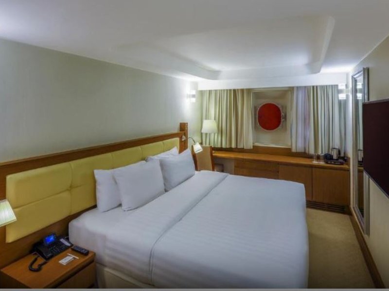 Queen Elizabeth 2 27