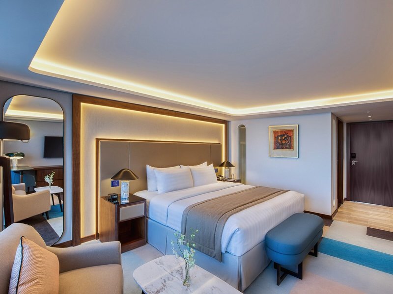 Queen Elizabeth 2 28