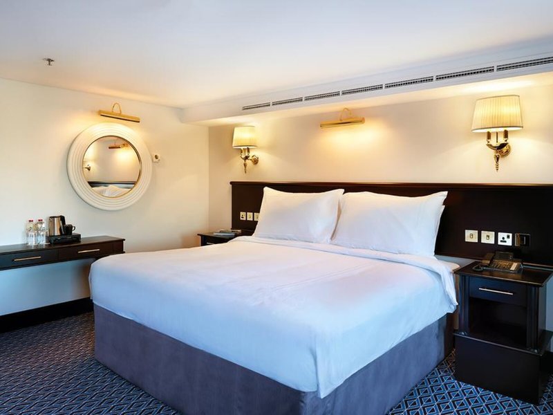 Queen Elizabeth 2 34