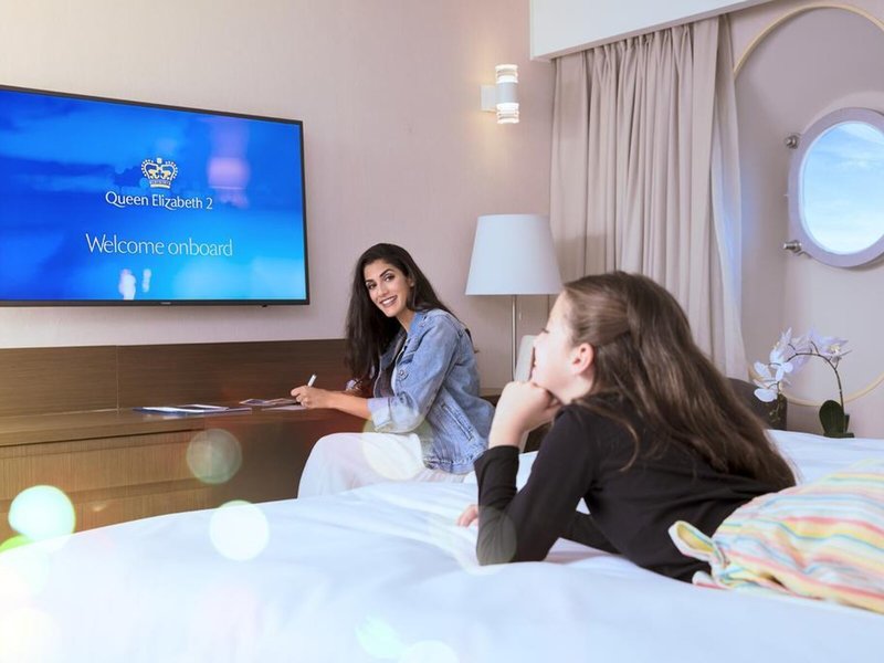 Queen Elizabeth 2 41