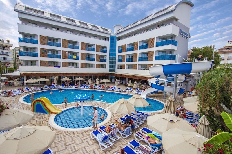 Blue Wave Suite Hotel 40