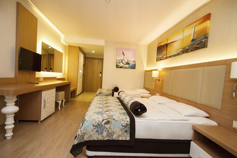 Blue Wave Suite Hotel 49