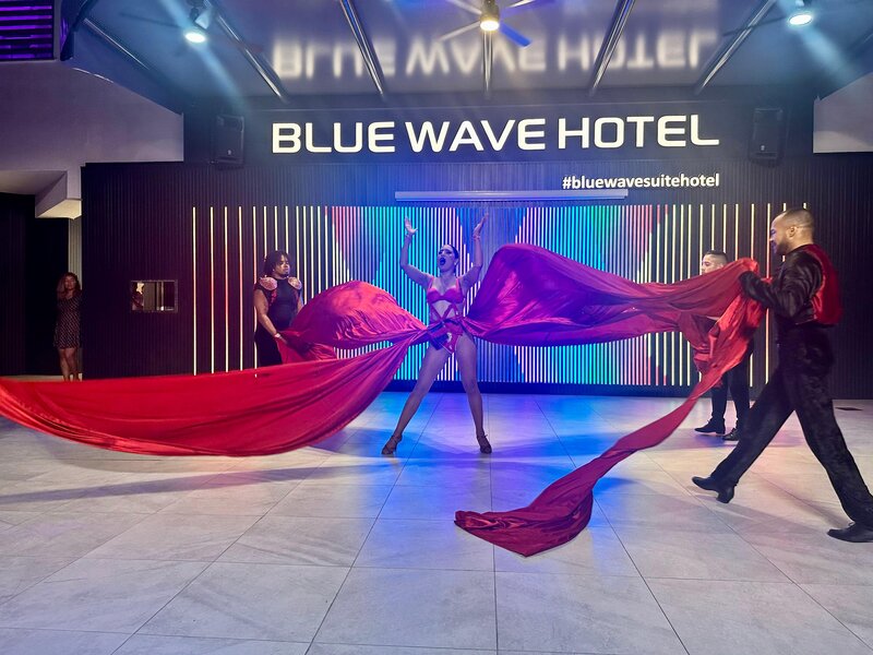 Blue Wave Suite 27