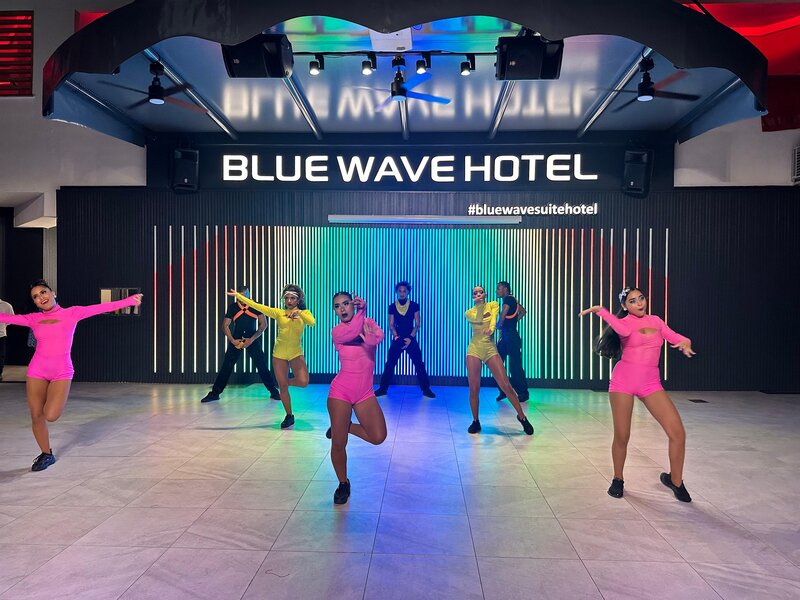 Blue Wave Suite 52