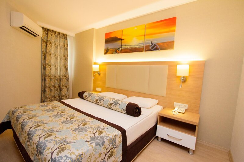 Blue Wave Suite Hotel 6