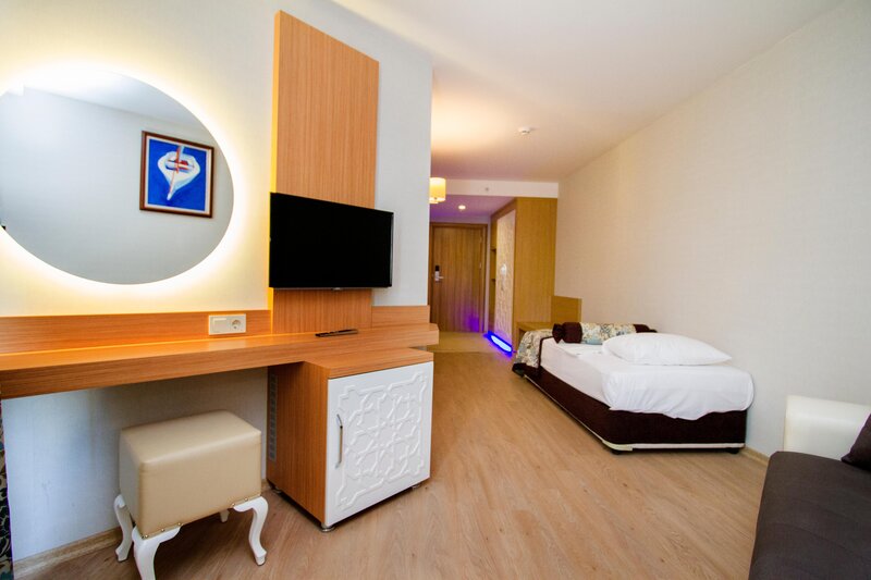 Blue Wave Suite Hotel 7